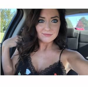 Meet your Posher, Carrie